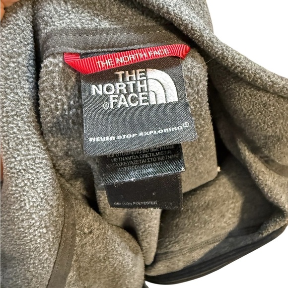 The North Face Men’s Medium Gray Quarter Zip Fleece Pullover Sweatshirt - Picture 4 of 5